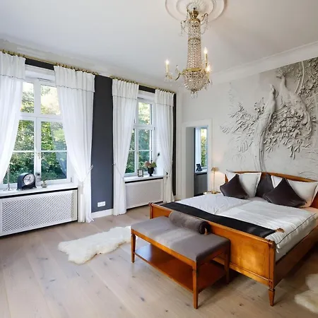 Villa-ottilienruh-pfauen-suite *